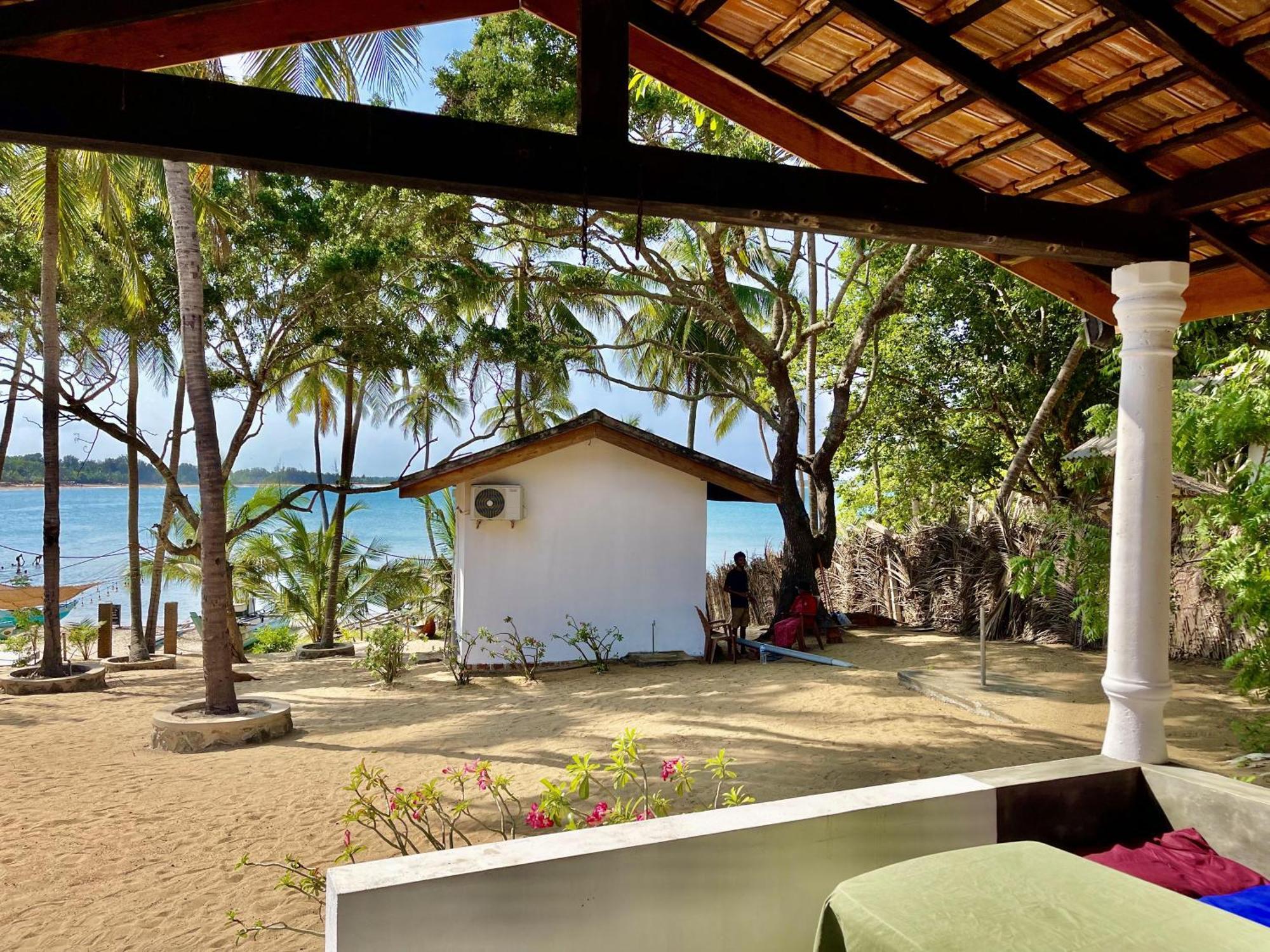 Хостел Coconut Hill Аругам Экстерьер фото
