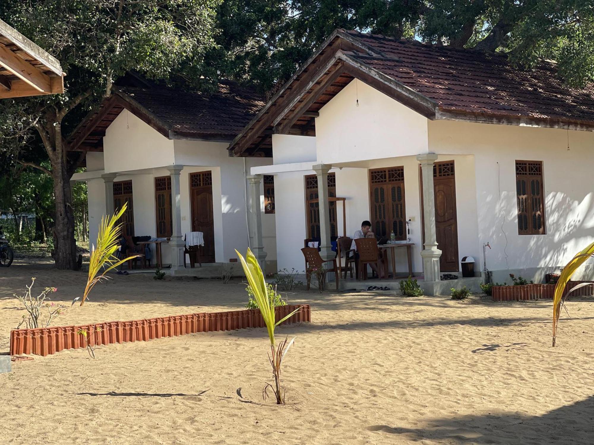 Хостел Coconut Hill Аругам Экстерьер фото