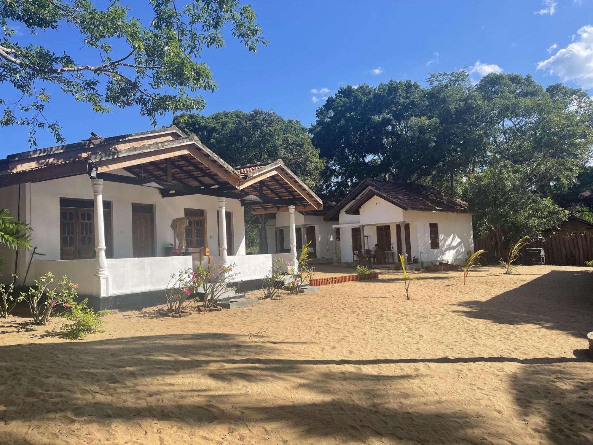 Хостел Coconut Hill Аругам Экстерьер фото